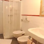 C'est La Vie ليفينو