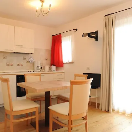 C'est La Vie 4* Λιβίνιο