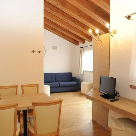 C'est La Vie 4* Λιβίνιο