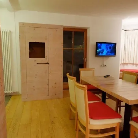 Ξενοδοχείο με διαμερίσματα C'est La Vie 4*