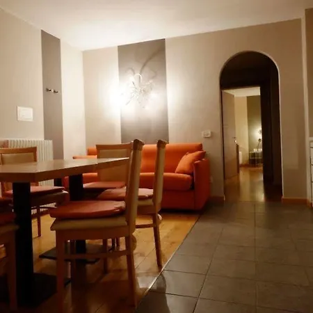 Ξενοδοχείο με διαμερίσματα C'est La Vie 4*