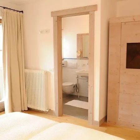 C'est La Vie 4* Λιβίνιο