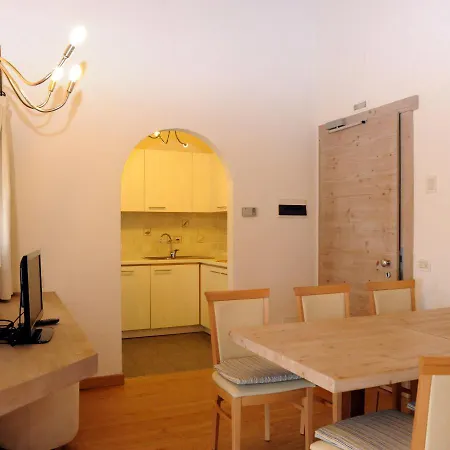 Ξενοδοχείο με διαμερίσματα C'est La Vie Λιβίνιο