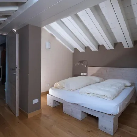 Ξενοδοχείο με διαμερίσματα C'est La Vie 4*