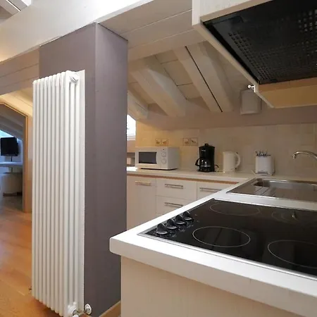 C'est La Vie Λιβίνιο