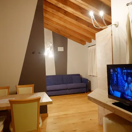 C'est La Vie Λιβίνιο